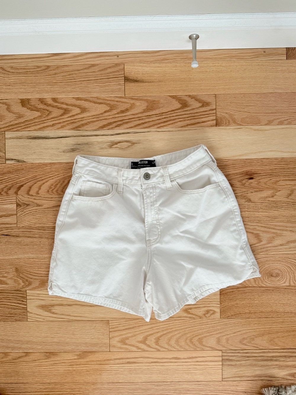 Hollister Ultra High-Rise 90s Shorts